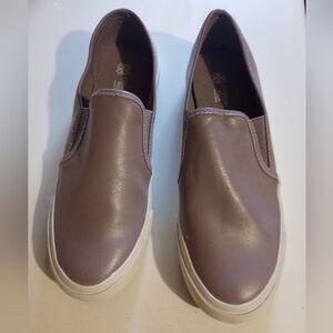 Women's avon cushion walk shoes